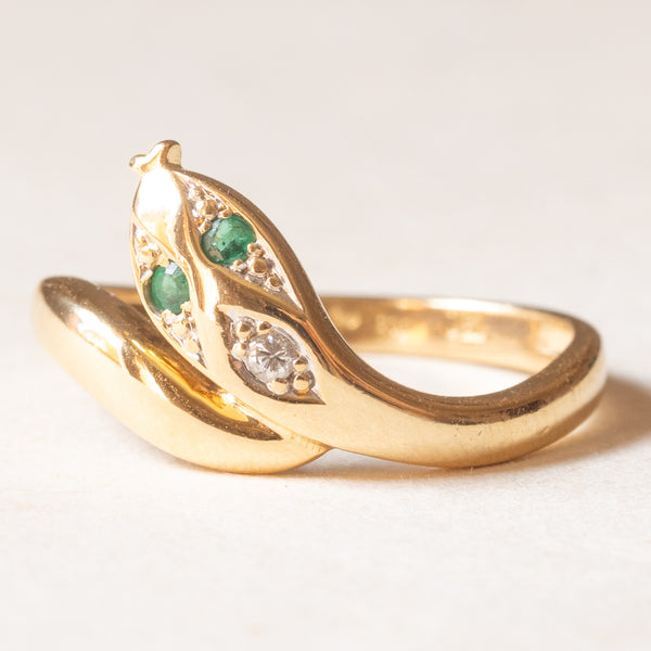 Anello a serpente vintage in oro giallo 18K con smeraldi e diamante di taglio brillante (0.02ct ca.), anni ‘70