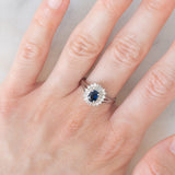 Anello ballerina in platino con zaffiro (0.64ct) e diamanti (0.50ctw), anni ‘80