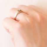 Antiker Solitärring aus 14-karätigem Gelbgold mit Diamant im alten Minenschliff (ca. 0.10 ct), 40er Jahre