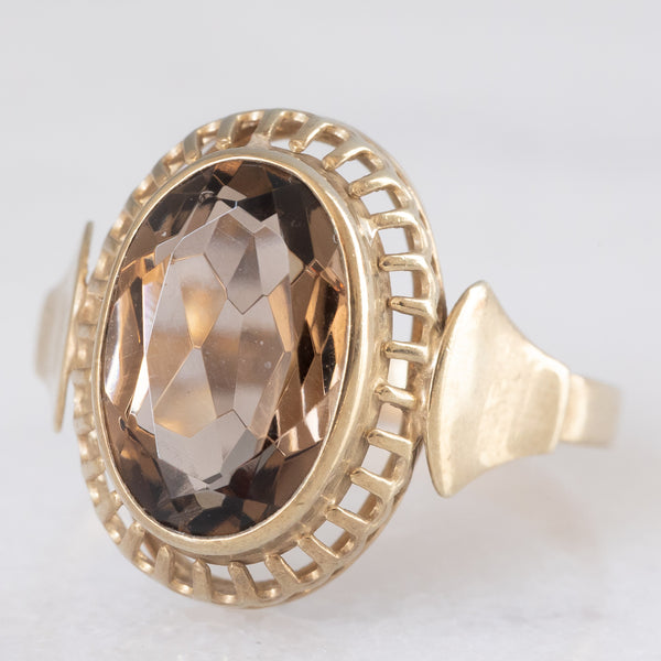 Anello da cocktail vintage in oro giallo 8K e quarzo fumé (2.40ct ca.), anni ‘60/‘70
