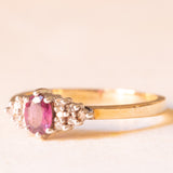 Anello vintage in oro giallo 9K con rubino (0.26ct ca.) e diamanti (0.06ctw ca.), anno 1987