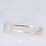 Trilogy vintage in oro bianco 18K con acquamarina (0.60ct ca.) e diamanti, anni ‘80