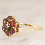 Anello a fiore vintage in oro giallo 8K con granati (1.10ctw ca.), anni ‘70