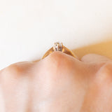 Vintage-Solitär aus 9 Karat Gelbgold mit Diamant im Brillantschliff (ca. 0.14 ct), 1988