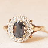 Vintage-Gänseblümchenring aus 9-karätigem Gelb- und Weißgold mit Saphir (ca. 0.90 ct) und Diamanten (ca. 0.12 ctw), 1989