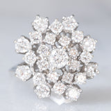 Anello a fiocco di neve vintage in oro bianco 18K con diamanti di taglio brillante (1.33ctw ca.), anni ‘70