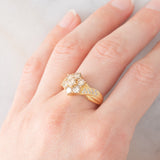 Anello a fiore in oro giallo 18K con diamanti champagne e bianchi (1.50ctw), anni ‘70/‘80