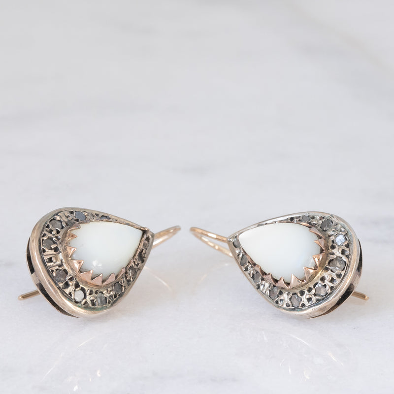 Orecchini vintage in stile antico in oro giallo 14K e argento con pietre di Luna e diamanti di taglio rosetta, anni ‘50/‘60