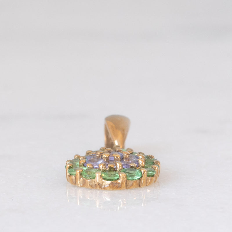 Coppia di ciondoli vintage in oro giallo 9K con tanzaniti e diamante e in oro giallo 8K con tanzaniti e peridoti