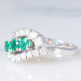 Anello vintage in oro bianco 18K con smeraldi (0.60ctw ca.) e diamanti (1ctw ca.), anni ‘70/‘80