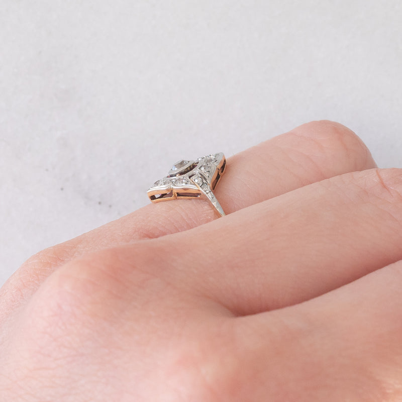 Anello Art Déco in oro giallo e bianco 14K con diamanti di taglio vecchia miniera e di taglio rosetta (0.30ctw ca.), anni ‘30