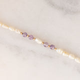 Parure vintage con collana e orecchini in oro giallo 9K con perle bianche e ametiste