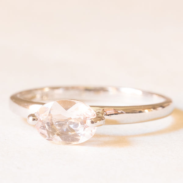 Solitario vintage in oro bianco 9K con morganite rosa chiaro (0.60ct ca.)