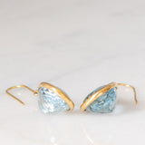 Orecchini pendenti vintage in oro giallo 18K con topazi azzurri (22ctw ca.), anni ‘70/‘80