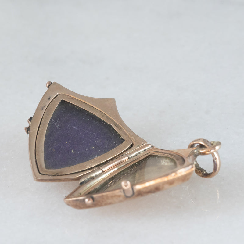 Ciondolo portafoto antico a forma di scudo in oro giallo 9K con perline bianche, primi del ‘900