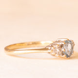 Anello vintage in oro giallo e bianco 9K con topazio azzurro (0.40ct ca.) e diamanti di taglio brillante (0.06ctw ca.), anno 1988
