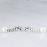 Orecchini pendenti vintage in oro bianco 14K con perle bianche e diamanti di taglio brillante (1.30ctw ca.), anni ‘70/‘80