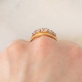 Anello in oro giallo 9K con morganite (0.36ct), tanzaniti (0.34ctw) e zaffiri viola sintetici (0.28ctw)