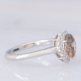 Anello a margherita vintage con diamante fancy di 1.68ct e con diamanti bianchi di contorno, anni ‘90/anni ‘2000