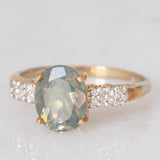 Anello vintage in oro giallo 9K con pietra verde e diamanti, anni ‘80/‘90
