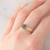 Anello a fiore vintage in oro giallo 9K con zaffiri e diamanti, anni ‘90