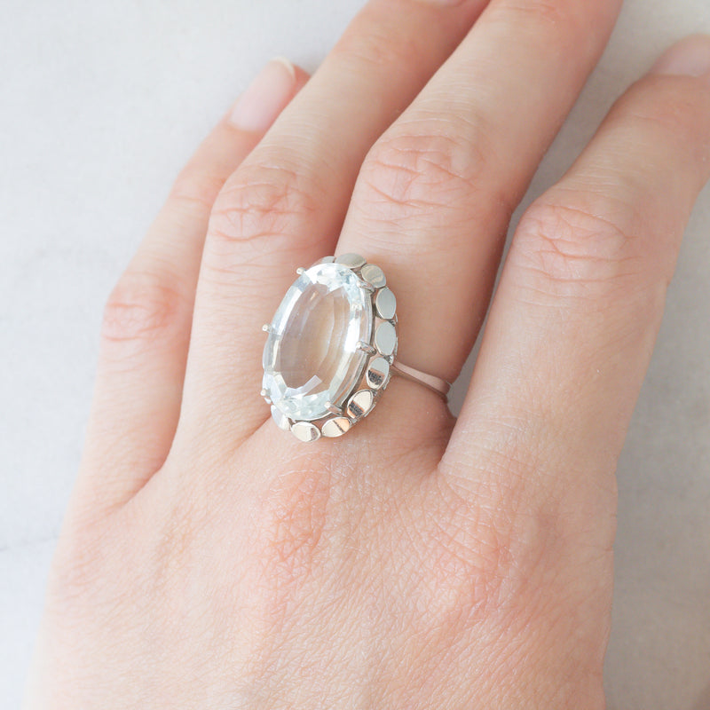 Anello da cocktail vintage in oro bianco 14K con acquamarina (10ct ca.), anni ‘80