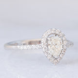 Anello a margherita a goccia in platino con diamanti (0.61ctw), anni ‘2000