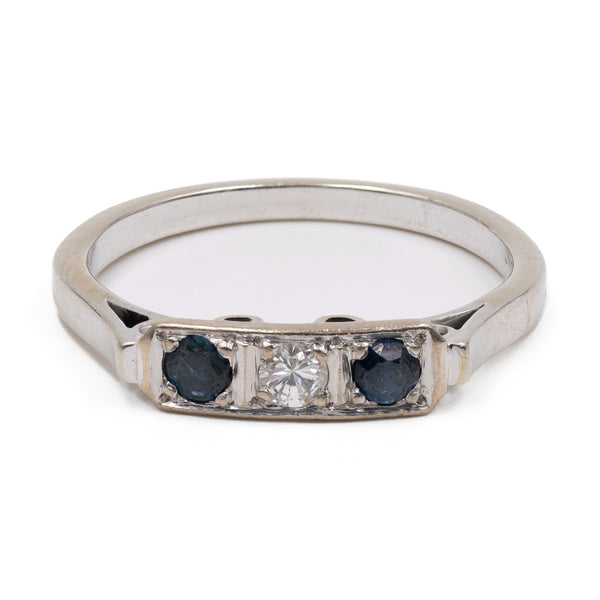 Anello Art Déco in oro bianco 14k con diamante e zaffiri, anni '30