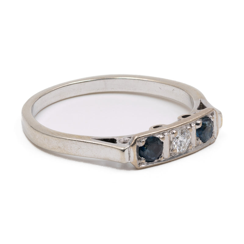 Anello Art Déco in oro bianco 14k con diamante e zaffiri, anni '30