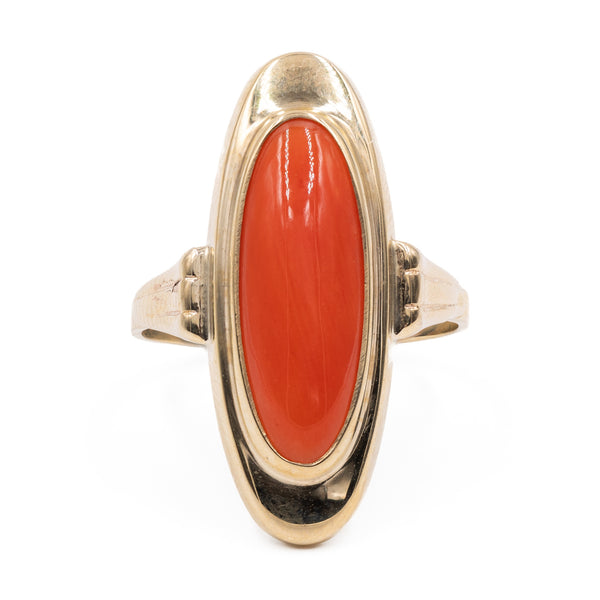 Anello vintage in oro giallo 8k con corallo rosso