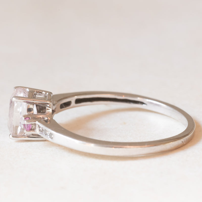 Anello vintage in oro bianco 10K con kunzite (0.80ct ca.), quarzi rosa e diamanti, anni ‘90