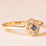 Anello a fiore vintage in oro giallo 14K con zaffiro (0.08ct ca.) e diamanti di taglio brillante (0.20ctw ca.), anni ‘80