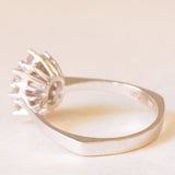 Anello a margherita vintage in oro bianco 14K con rubino (0.35ct ca.) e diamanti di taglio brillante (0.50ctw ca.), anni ‘80