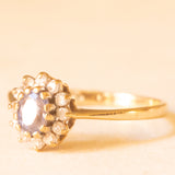 Anello a margherita vintage in oro giallo 9K con zaffiro (0.40ct ca.) e diamanti (0.06ctw ca.), anno 1993