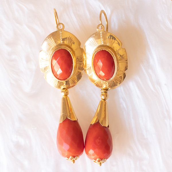 Orecchini 2 in 1 vintage in oro giallo 18K con corallo rosso, anni ‘50