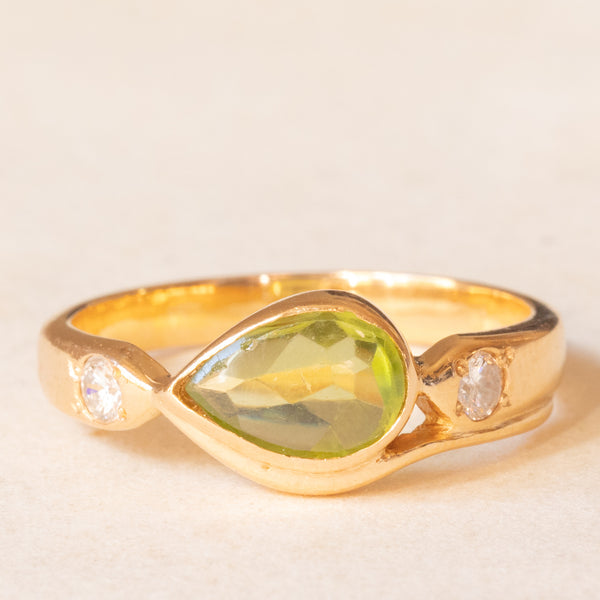 Anello vintage in oro giallo 18K con peridoto (0.75ct ca.) e diamanti (0.06ctw ca.), anni ‘70/‘80