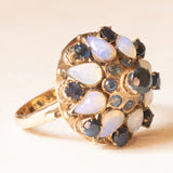 Vintage-Pagodenring aus 14-karätigem Gelbgold mit Saphiren (ca. 1.20 ctw) und Opalen (ca. 1.10 ctw), 70er Jahre