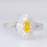 Anello ballerina in platino con diamante giallo (0.35ct) e diamanti bianchi (0.35ctw), anni ‘2000