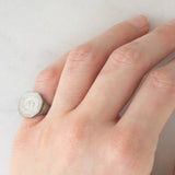 Anello medievale in argento con incisioni di una colomba, XI/XIV secolo d.C.