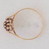 Bague fleur vintage en or jaune 9 carats avec grenats (environ 0.70 ct au total), 1977