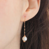 Orecchini pendenti vintage in oro giallo 10K con perle bianche, anni ‘60/‘70