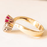 Ring aus 14-karätigem Gelb- und Weißgold mit synthetischem Rubin (ca. 0.90 ct) und Diamanten im Brillantschliff (ca. 0.50 ctw), 20er Jahre