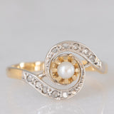 Anello tourbillion antico francese in oro giallo 18K con perla bianca e diamanti di taglio rosetta, anni ‘30