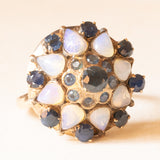 Vintage-Pagodenring aus 14-karätigem Gelbgold mit Saphiren (ca. 1.20 ctw) und Opalen (ca. 1.10 ctw), 70er Jahre