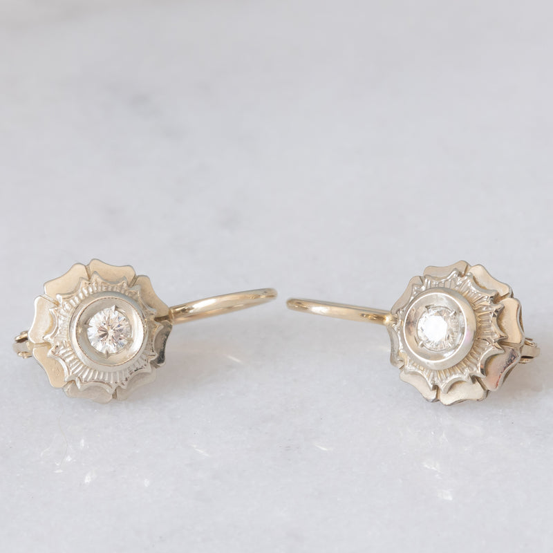 Orecchini Art Déco in oro bianco 18K con diamanti di taglio brillante (0.30ctw ca.), anni ‘30/‘40