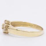 Anello a fiore con fede in oro giallo 14K con diamanti di taglio brillante (0.50ctw ca.), anni ‘80
