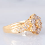 Anello a fiore in oro giallo 18K con diamanti champagne e bianchi (1.50ctw), anni ‘70/‘80