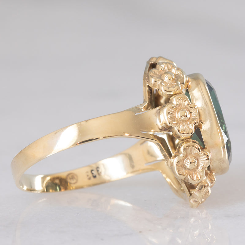 Anello da cocktail vintage in oro giallo 8K con spinello verde (3.80ct ca.), anni ‘70