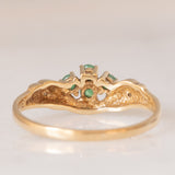 Anello vintage in oro giallo 9K con smeraldi (0.16ctw ca.) e diamanti, anni ‘70/‘80