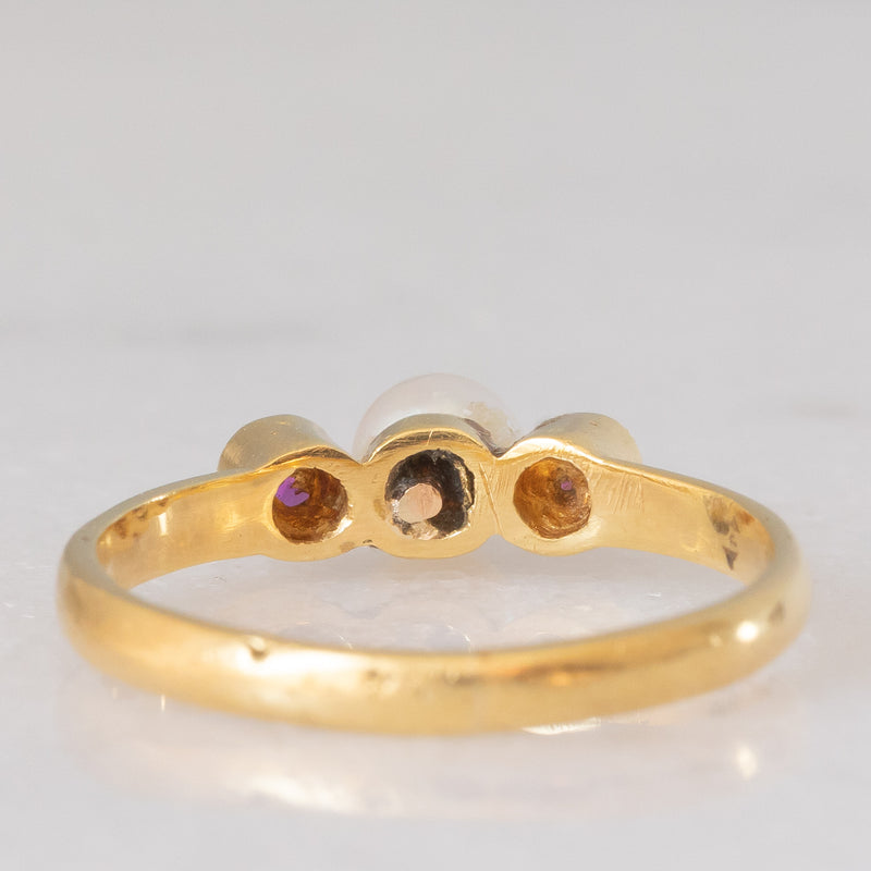 Trilogy vintage in oro giallo 18K con rubini (0.14ctw ca.) e perla bianca, anni ‘60/‘70